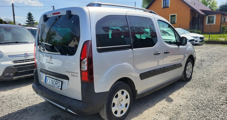 Peugeot Partner cena 59900 przebieg: 51819, rok produkcji 2016 z Dukla małe 379